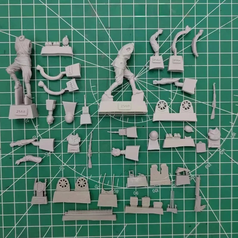 1/35 WWII Soviet Maxim Machine Gun Crew, 2 Figures, Resin Model Figure Kit, Unassembled and Unpainted