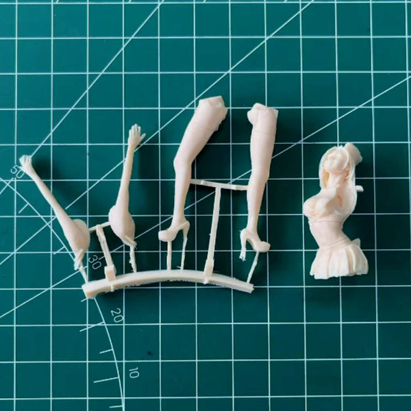 1/24 Modern Female Machine Gunner, Resin Model Figure Kit, Unassembled and Unpainted