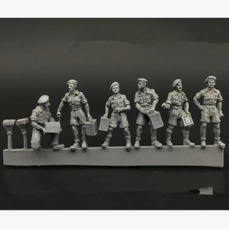 1/72 WWII British Tank Crew & Support, 12 Figures, Resin Model Figure Kit, Unassembled and Unpainted