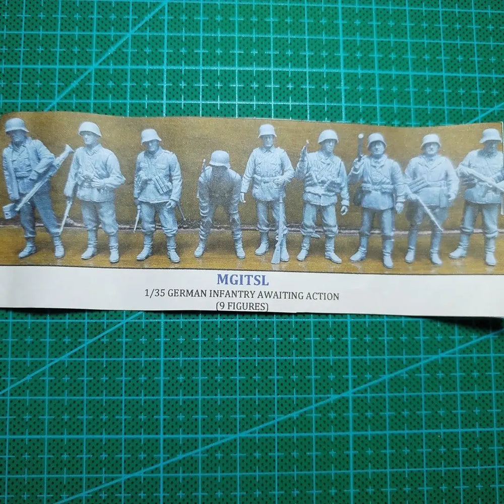 1/35 WWII German Infantry Squad in Combat Poses, 8 Figures, Resin Model Figure Kit, Unassembled and Unpainted