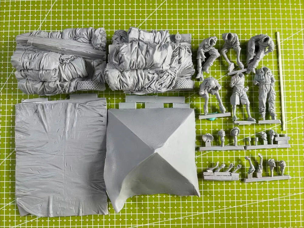 1/35 WWII North African Campaign Personnel, 6 Figures, Resin Model Figure Kit, Unassembled and Unpainted