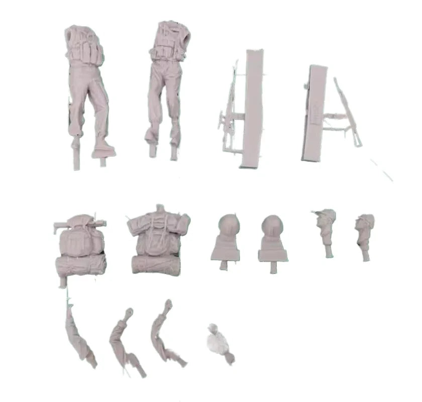 1/35 Modern Russian Air Force Scout, 2 Figures, Resin Model Figure Kit, Unassembled and Unpainted