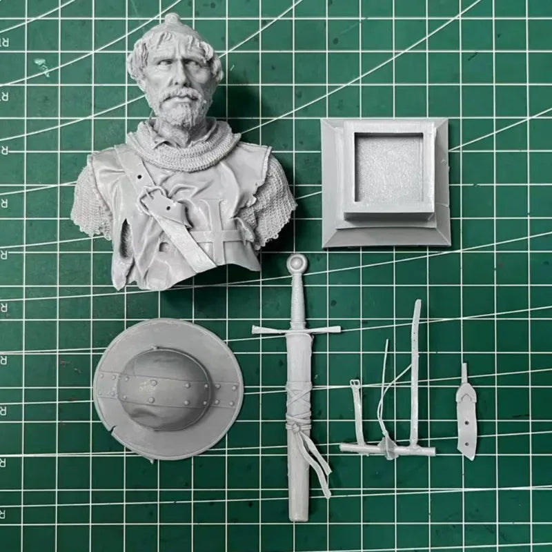 1/10 Medieval Bearded Knight with Plumed Helm and Chainmail, Resin Model Bust Kit, Unassembled and Unpainted