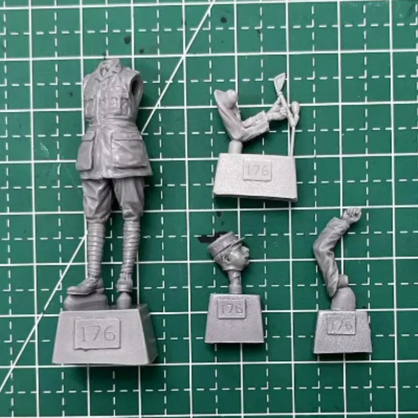 1/35 WWI French Tank Officer, Resin Model Figure Kit, Unassembled and Unpainted