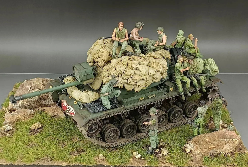 1/35 WWII German Soldiers Loading Supply Transport, 11 Figures, Resin Model Diorama Kit, Unassembled and Unpainted