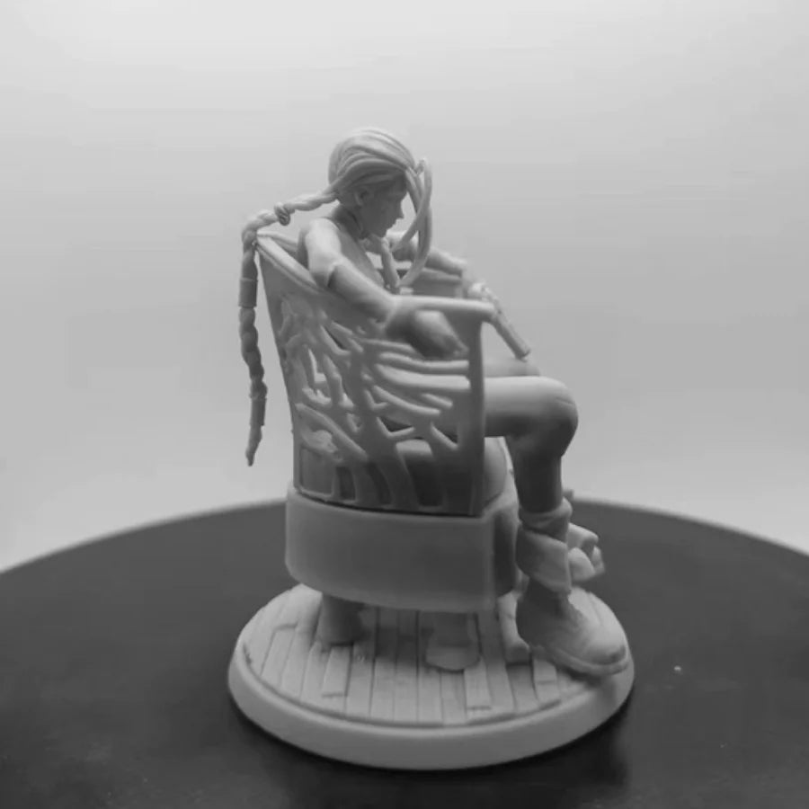 1/24 Female Character with Winged Throne, Resin Model Figure Kit, Fantasy Theme, Unassembled and Unpainted