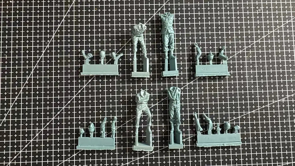 1/35 WWII US Tank Crew Advancing, 4 Figures, Resin Model Figure Kit, Unassembled and Unpainted
