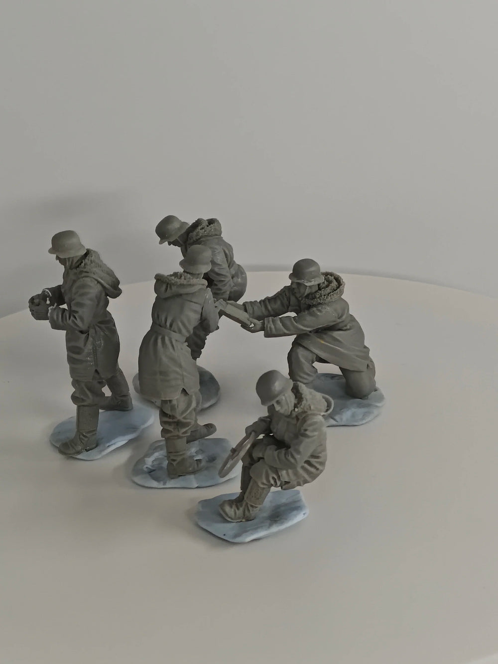 1/35 WWII German Infantry Squad Attacking, 5 Figures, Resin Model Figure Kit, Unassembled and Unpainted
