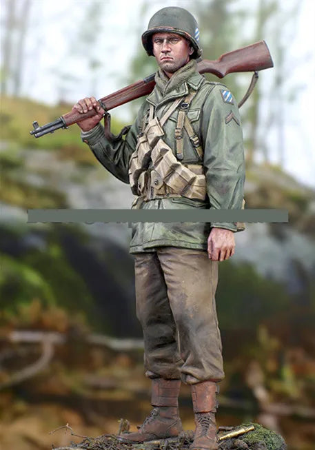 1/16 WWII German Infantry in Alert Stance with Kar98k, Resin Model Figure Kit, Unassembled and Unpainted