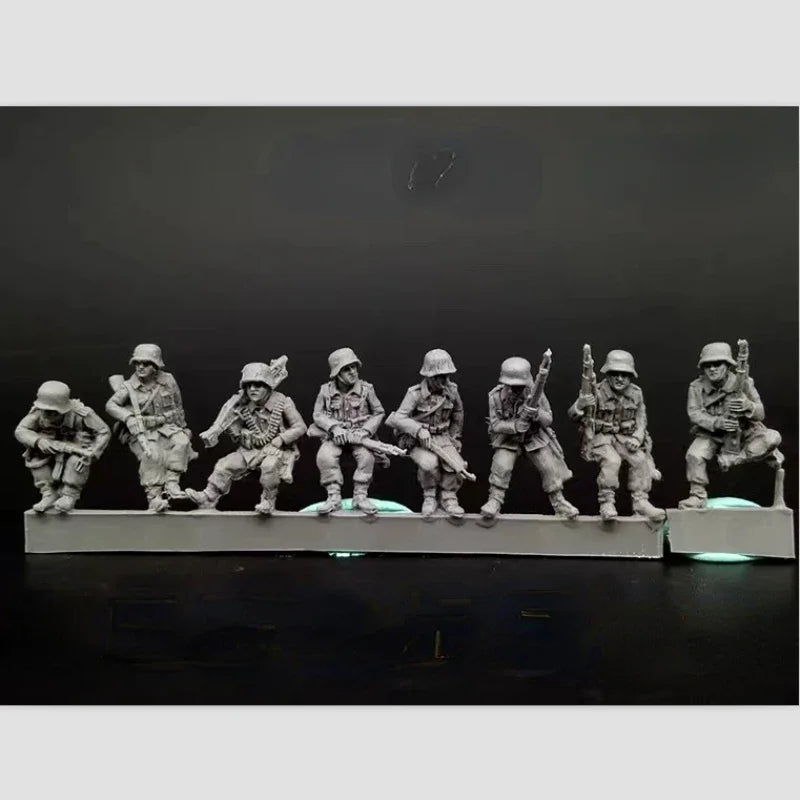 1/72 WWII Infantry Soldiers, 24 Figures, Resin Model Figure Kit, Unassembled and Unpainted