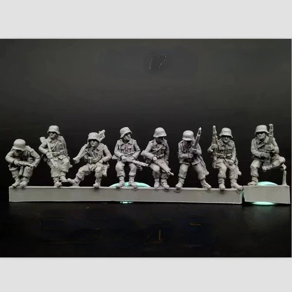 1/72 WWII Infantry Soldiers, 24 Figures, Resin Model Figure Kit, Unassembled and Unpainted
