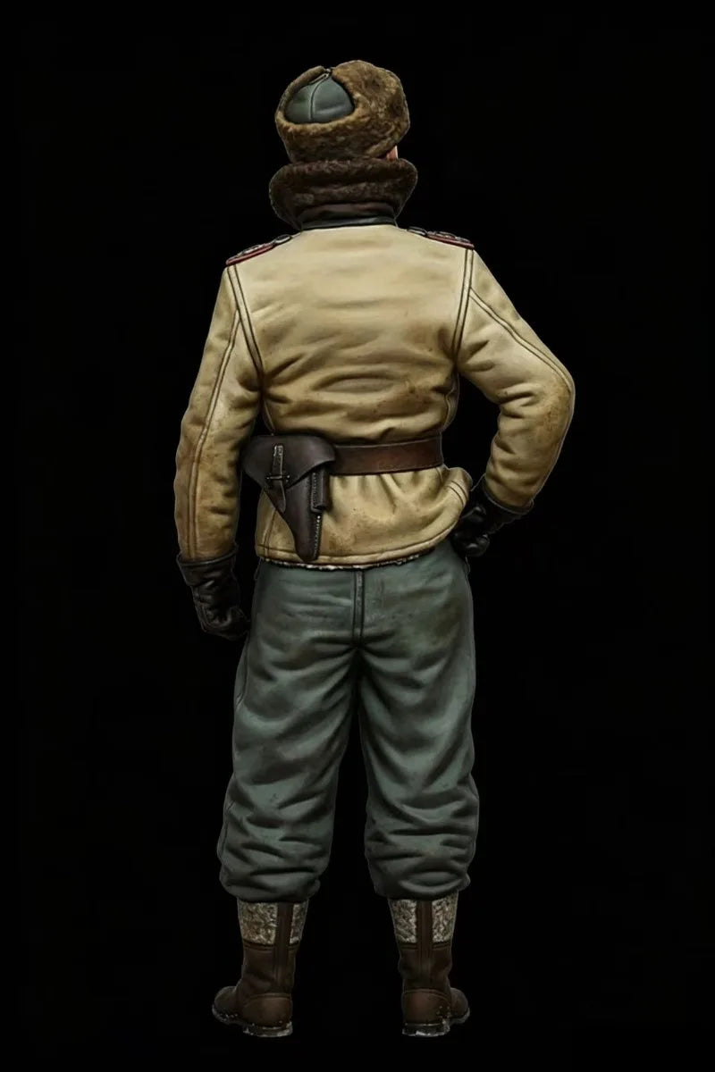 1/16 WWII German Officer in Papakha Hat, Resin Model Figure Kit, Unassembled and Unpainted