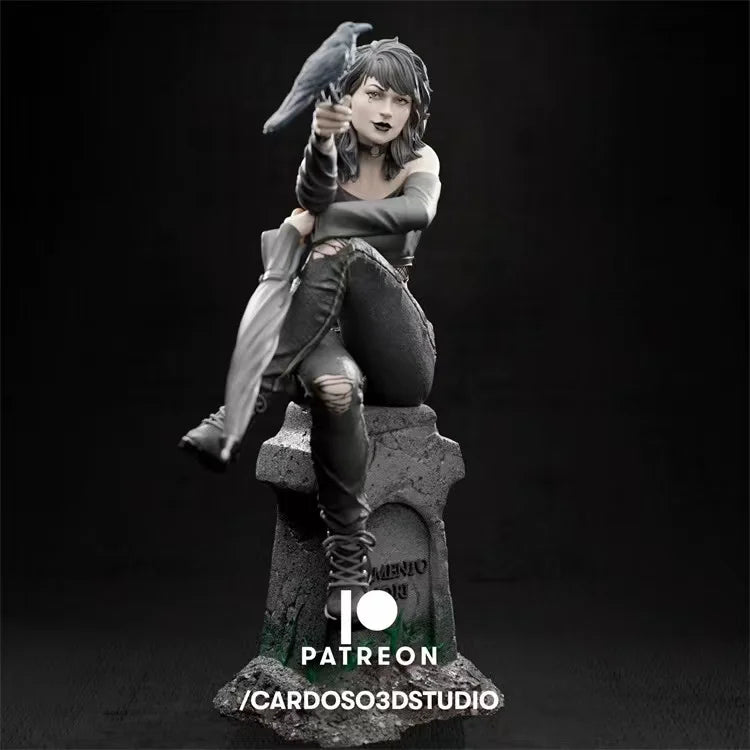 1/24 Dark Fantasy Female Warrior with Raven, Resin Model Figure Kit, Fantasy Theme, Unassembled and Unpainted
