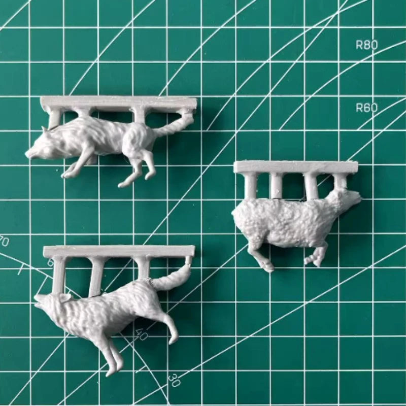 1/35 Wolf Pack, 3 Figures, Resin Model Creature Kit, Wildlife Theme, Unassembled and Unpainted