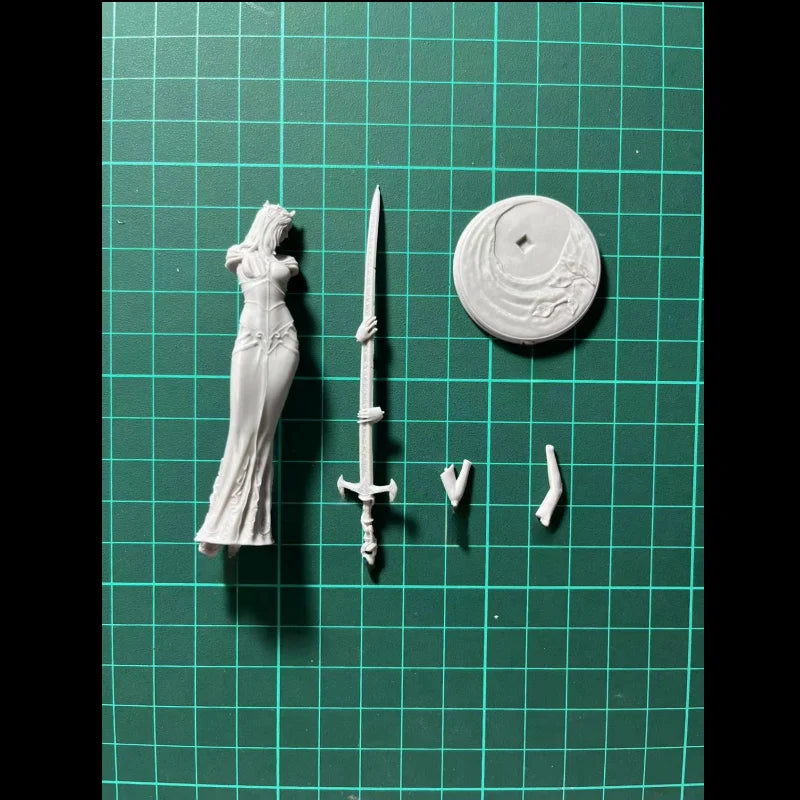 75mm Robed Sorceress with Greatsword, Resin Model Figure Kit, Fantasy Theme, Unassembled and Unpainted