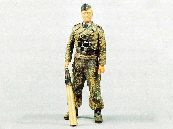 1/16 Modern NATO Soldier in Digital Camouflage, Resin Model Figure Kit, Unassembled and Unpainted