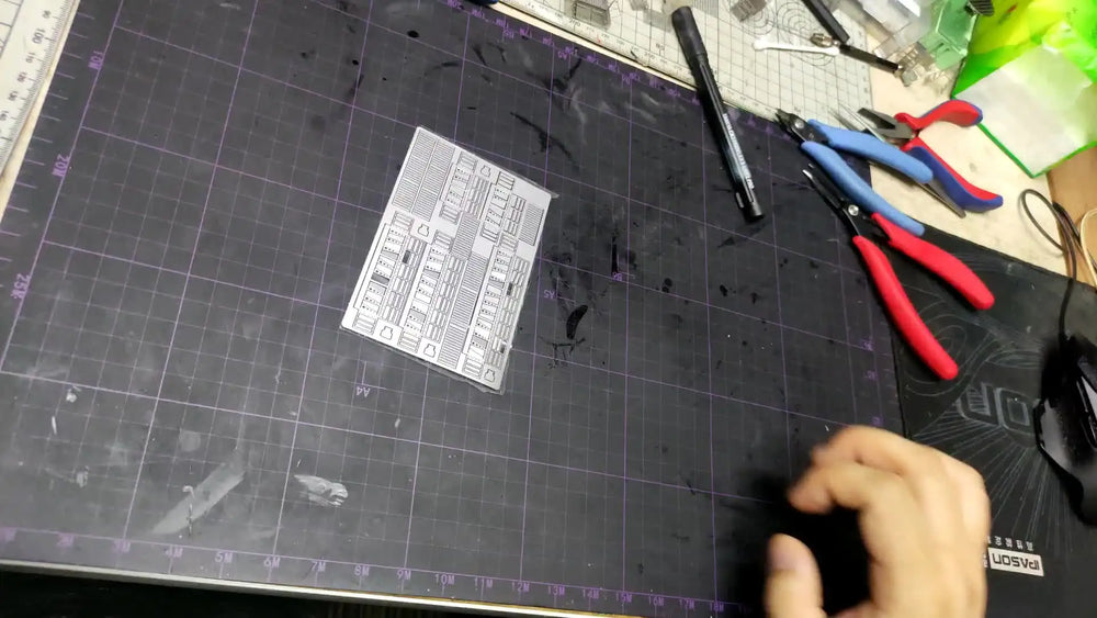 1/100 Maintenance Platform, Resin Model Diorama Kit, Sci-Fi Theme, Unassembled and Unpainted
