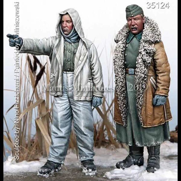 1/35 WWII Soviet Winter Infantry Combat Uniforms, 2 Figures, Resin Model Figure Kit, Unassembled and Unpainted