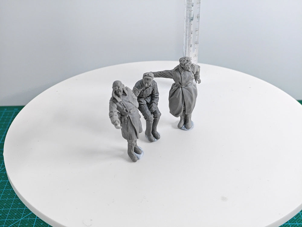 1/35 WWII Soviet Infantry Squad Advancing, 3 Figures, Resin Model Figure Kit, Unassembled and Unpainted