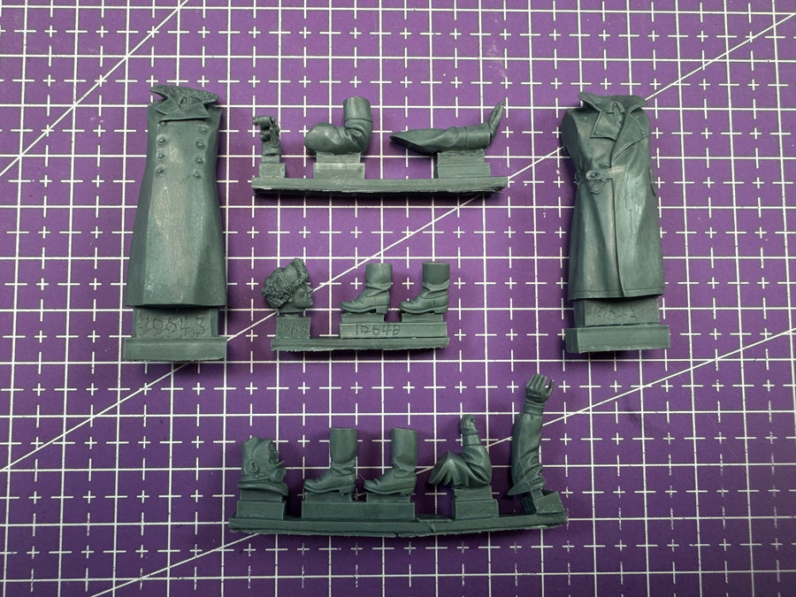 WWII German Luftwaffe Pilot & Officer Set 1/35 Resin Kit - resin model view 2