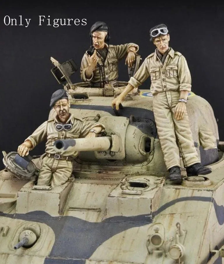 1/35 WWII German Soldiers with Tank Crew, 3 Figures, Resin Model Figure Kit, Unassembled and Unpainted