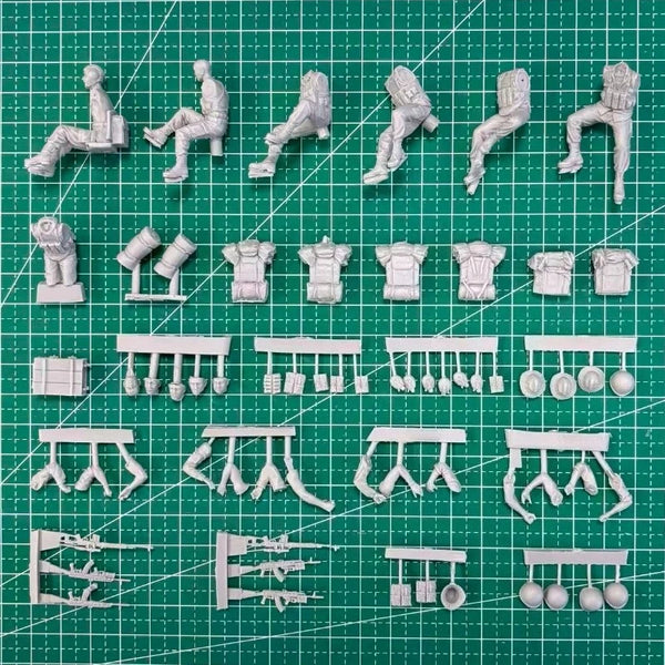 1/35 Cold War Soviet Tank Crew Afghanistan, 7 Figures, Resin Model Figure Kit, Unassembled and Unpainted