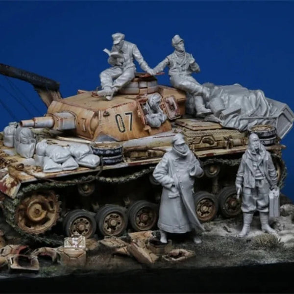 1/35 WWII German Panzer III Tank Crew, 8 Figures, Resin Model Vehicle Kit, Unassembled and Unpainted