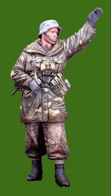 1/16 WWII German Officer Signaling Orders, Resin Model Figure Kit, Unassembled and Unpainted