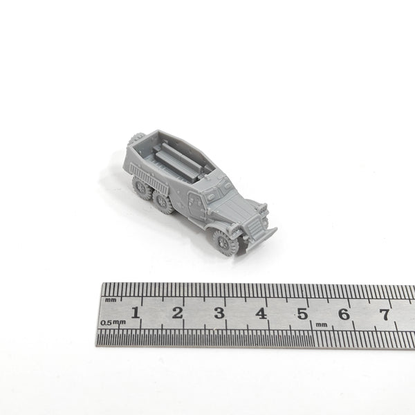 1/144 Cold War BTR-152 Armored Personnel Carrier, Resin Model Vehicle Kit, Unassembled and Unpainted