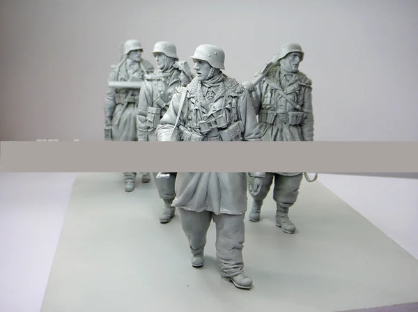 1/16 WWII German Infantry Advancing with Bayonets, 9 Figures, Resin Model Figure Kit, Unassembled and Unpainted