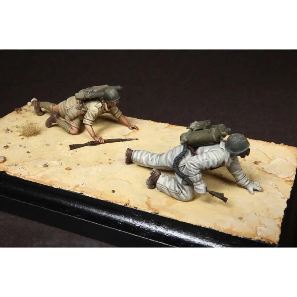1/35 Modern Soldiers Assaulting Desert Position, 4 Figures, Resin Model Figure Kit, Unassembled and Unpainted