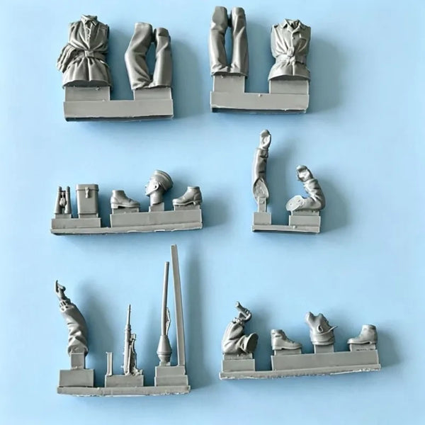 1/35 WWII German Commanders & Infantry, 8 Figures, Resin Model Figure Kit, Unassembled and Unpainted