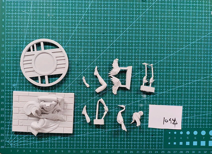 1/24 Female with Peacock, Resin Model Figure Kit, Fantasy Theme, Unassembled and Unpainted
