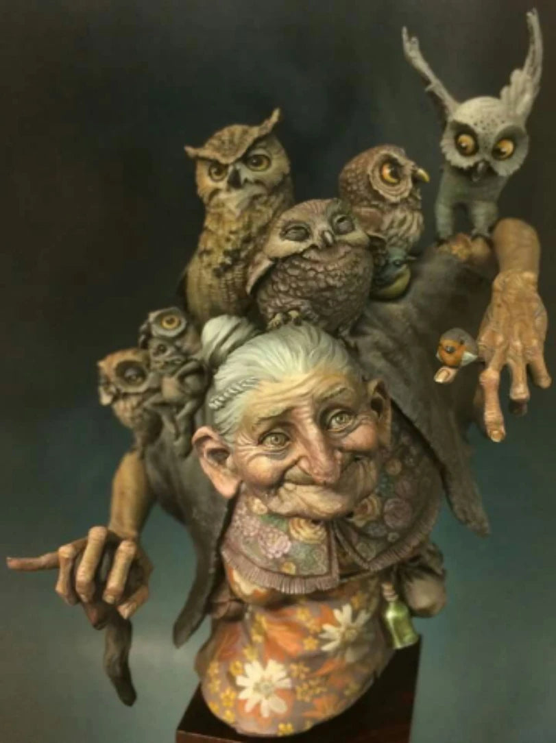 1/12 Elderly Wizard with Perched Owls, Resin Model Bust Kit, Fantasy Theme, Unassembled and Unpainted