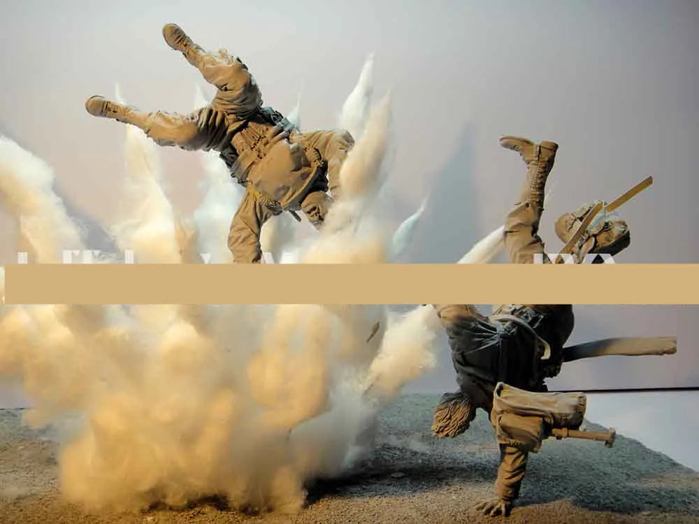 1/16 Modern Soldier in Dynamic Combat Action, Resin Model Figure Kit, Unassembled and Unpainted