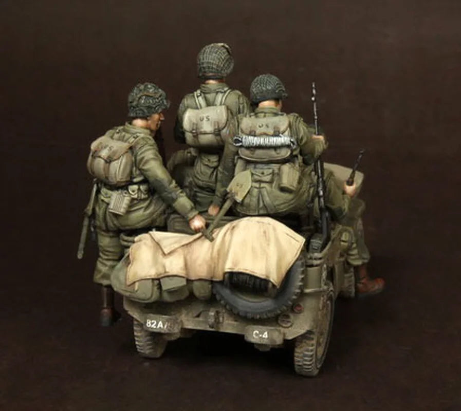 1/35 WWII US Soldiers with Jeep, 5 Figures, Resin Model Figure Kit, Unassembled and Unpainted