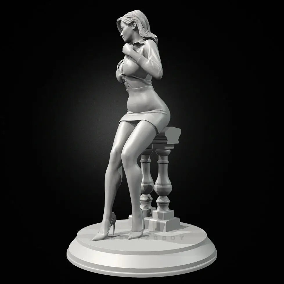 38mm Louise Lane Pin-up, Resin Model Figure Kit, Unassembled and Unpainted