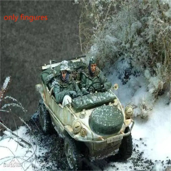 1/35 WWII German Soldiers with Vehicle, 2 Figures, Resin Model Figure Kit, Unassembled and Unpainted