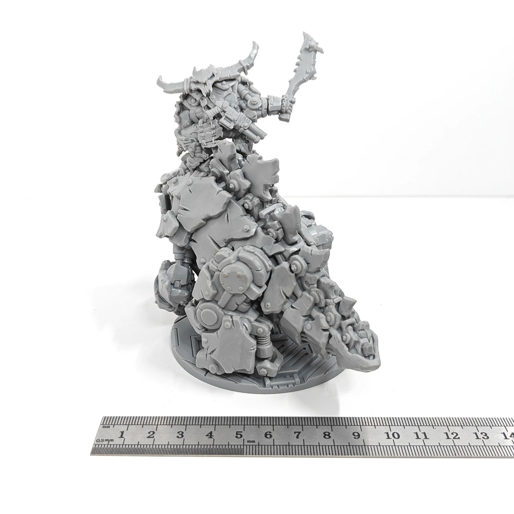 Orc Warlords with Heavy Battle Armor, Resin Model Figure Kit, Fantasy Theme, Unassembled and Unpainted