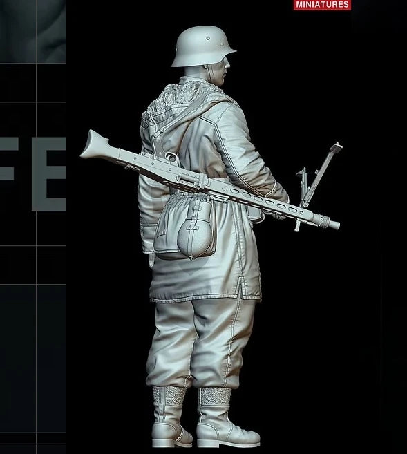 1/16 WWII German Rifleman Standing Alert with Kar98k, Resin Model Figure Kit, Unassembled and Unpainted