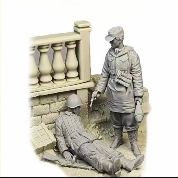 1/35 WWI Soldiers with Masonry, 2 Figures, Resin Model Diorama Kit, Unassembled and Unpainted