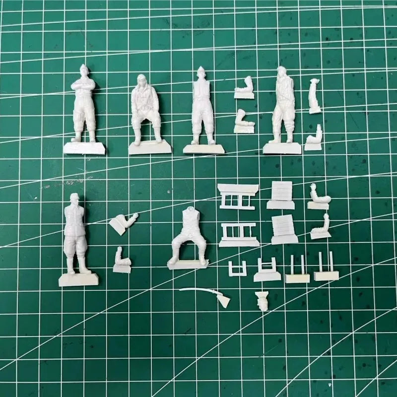 1/48 WWII Military Pilots and Officers, 6 Figures, Resin Model Figure Kit, Unassembled and Unpainted
