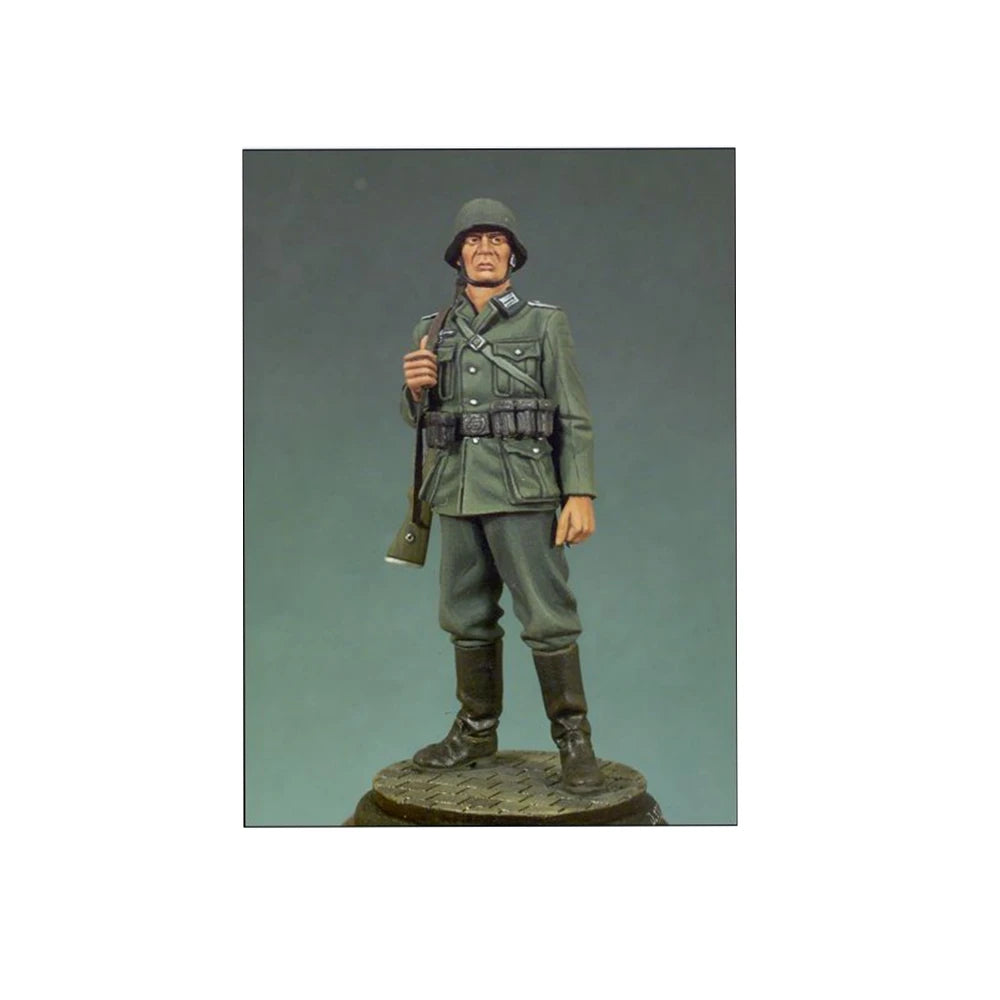 1/35 WWI German Infantry Standing at Attention, Resin Model Figure Kit, Unassembled and Unpainted
