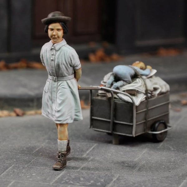 1/35 WWII Civilian Refugee, Resin Model Figure Kit, Unassembled and Unpainted