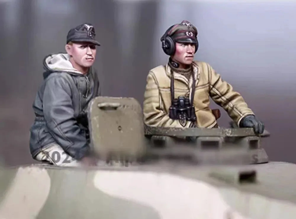 1/35 WWII German Soldier, 2 Figures, Resin Model Figure Kit, Unassembled and Unpainted