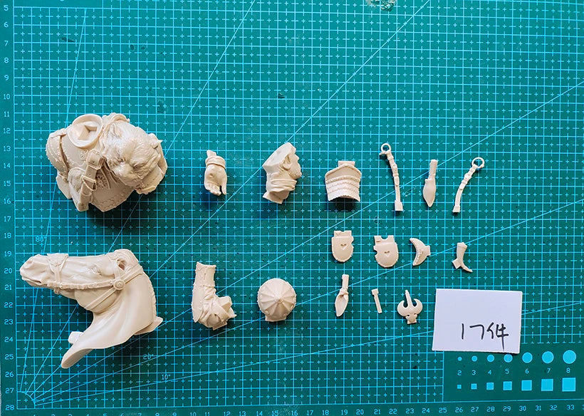 1/10 Polish Hussar 17th Century, Resin Model Bust Kit, Military Theme, Unassembled and Unpainted