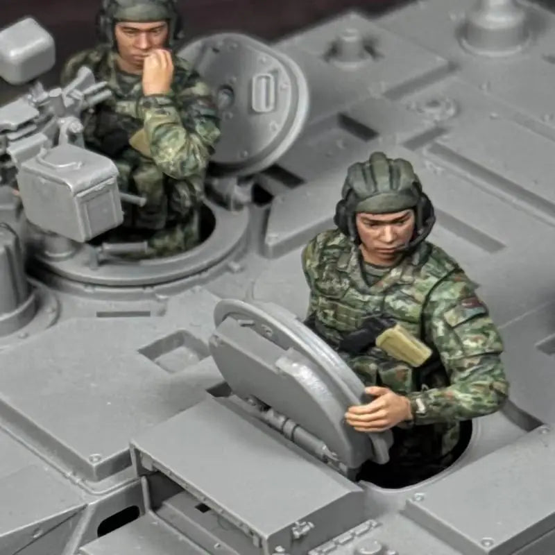 1/35 Modern Soldiers Advancing with Rifle, 4 Figures, Resin Model Figure Kit, Unassembled and Unpainted
