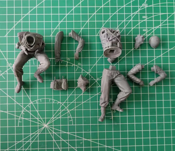 1/16 Modern Armored Vehicle Crew, 3 Figures, Resin Model Figure Kit, Unassembled and Unpainted