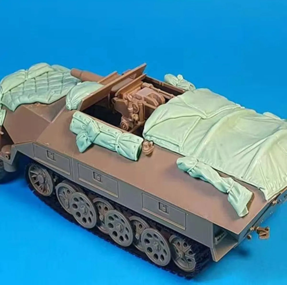 WWII German SD.KFZ 251 Half-Track, Resin Model Vehicle Kit, Unassembled and Unpainted