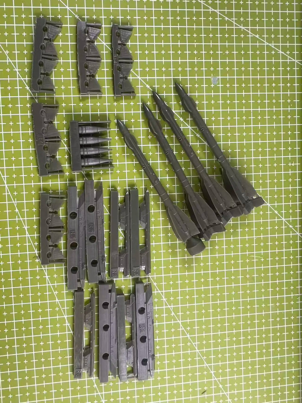 1/48 Cold War Aircraft Ordnance Mount, Resin Model Aircraft Kit, Unassembled and Unpainted